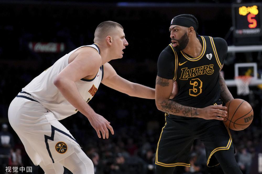 賽場上打出 賽場上打出