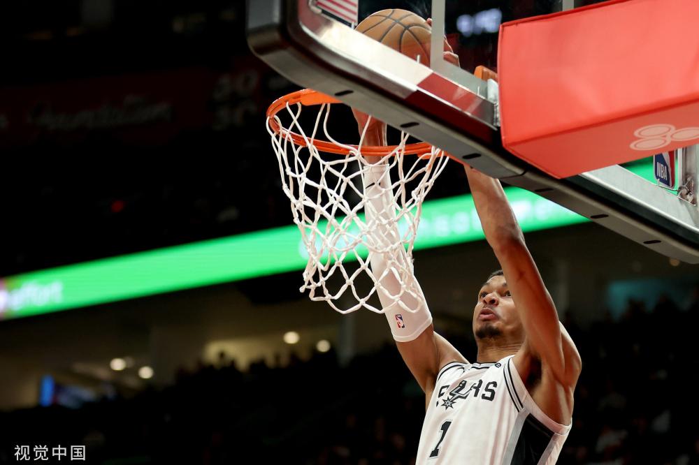 都备受瞩目 都备受瞩目